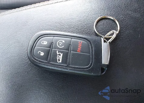 2017 Jeep Cherokee Latitude 4X4 из США, поврежденный, VIN 1C4PJMCS7HW585135